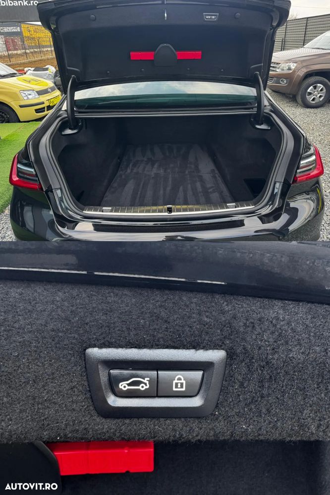 BMW Seria 7 730d xDrive - 38