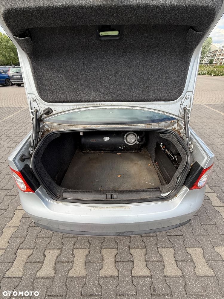 Volkswagen Jetta 2.5 - 12
