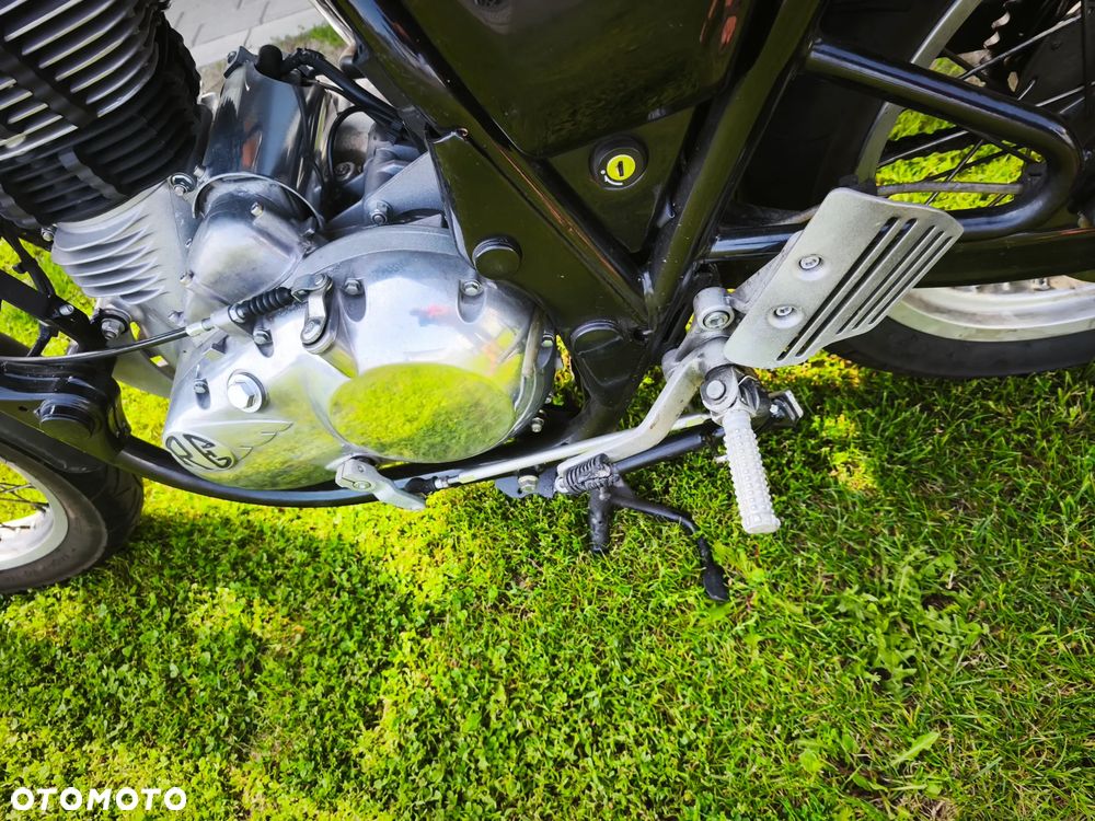 Royal Enfield Continental - 11