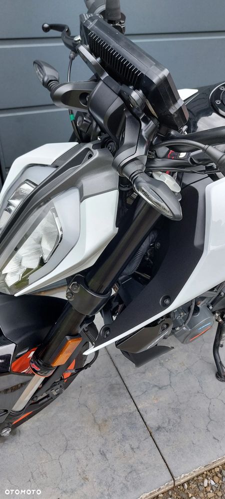 KTM Duke 125 - 24