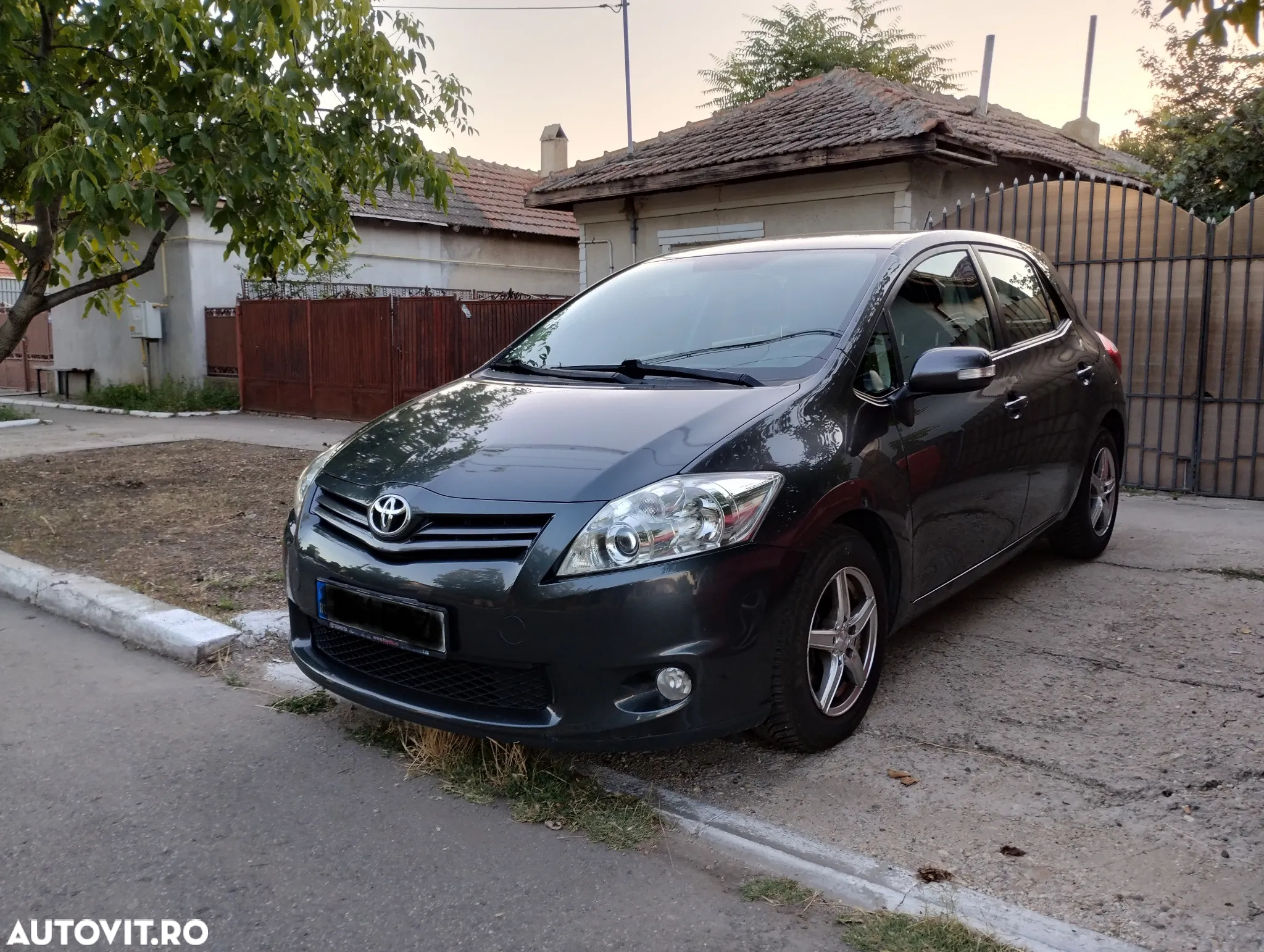 Toyota Auris 1.3 Dual VVT-i Executive - 2