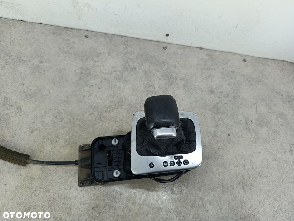 LEWAREK ZMIANY BIEGÓW VW GOLF PLUS I 1K0713061 1K1713025 1.4 TSI - 4