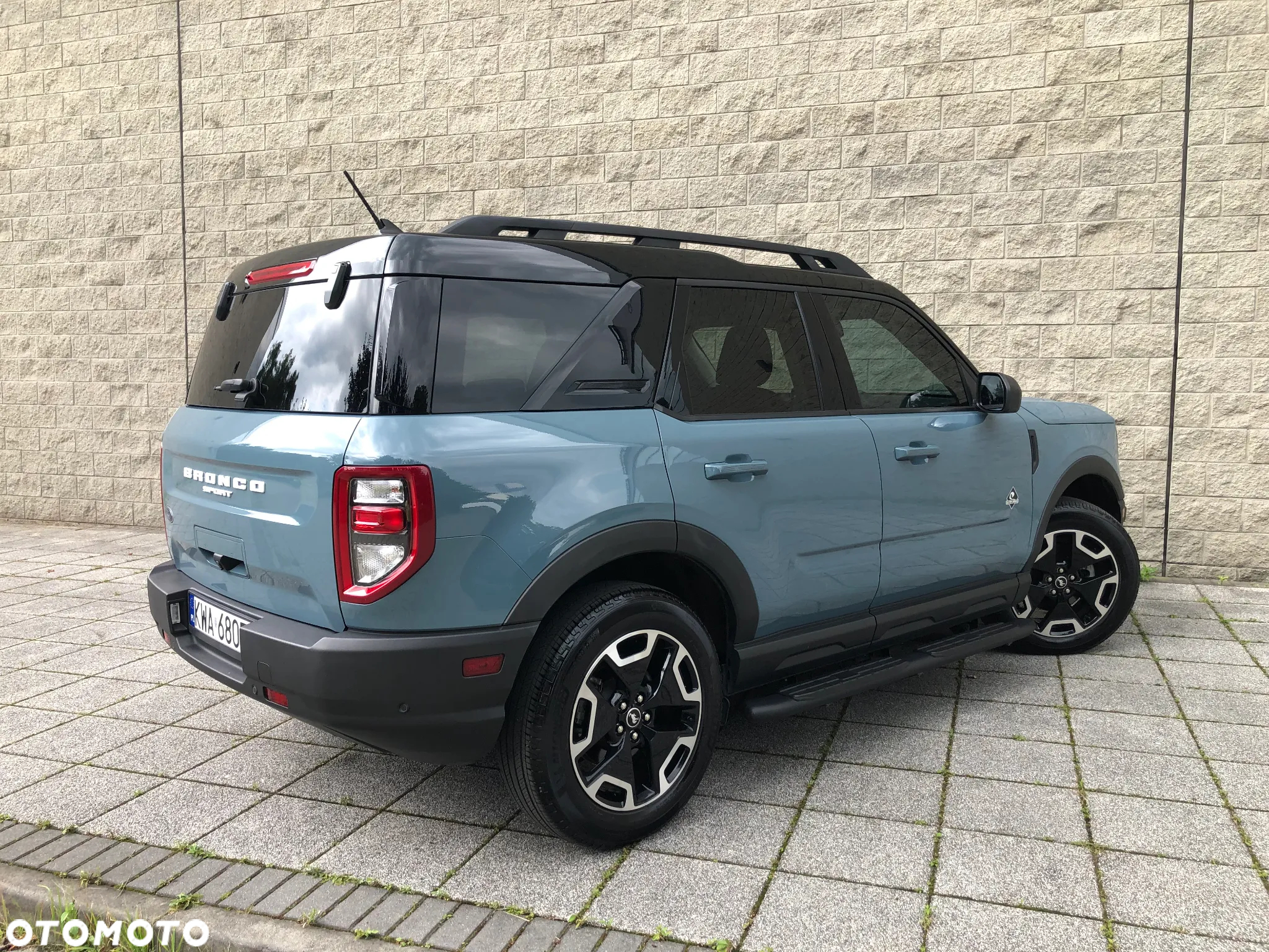 Ford Bronco - 7