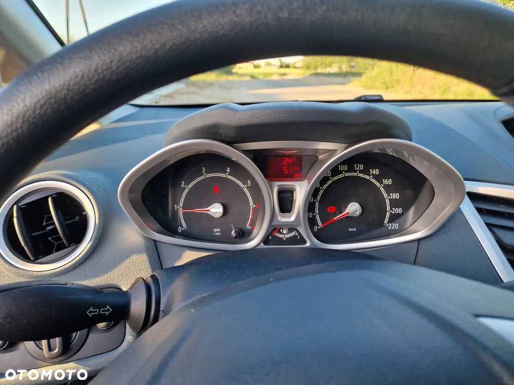 Ford Fiesta 1.6 Ghia - 16