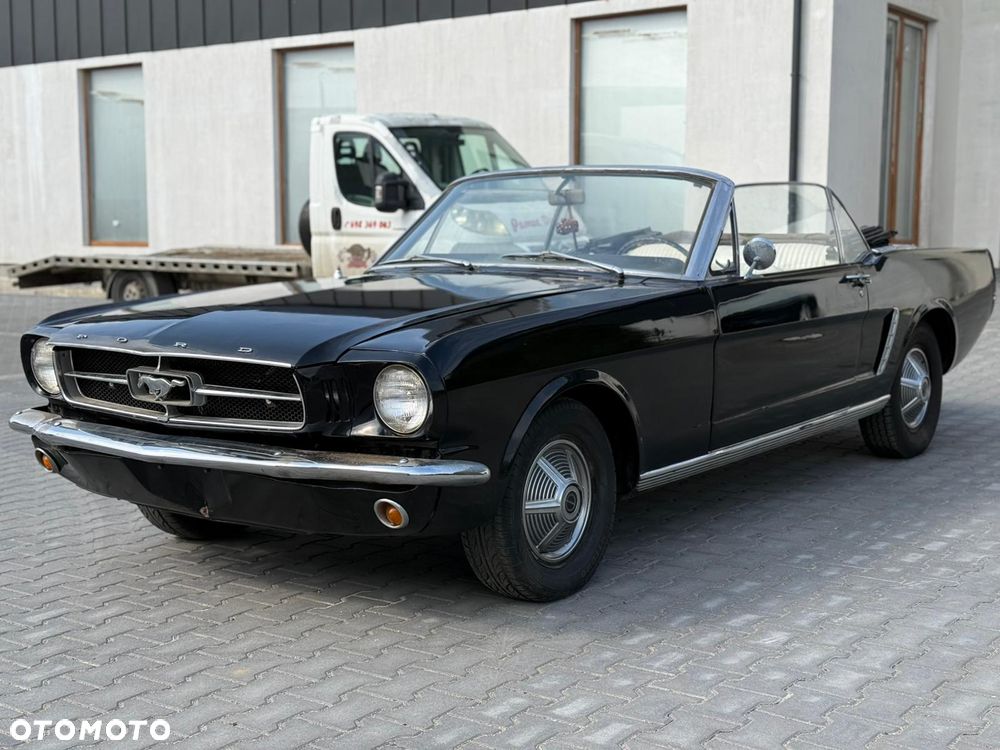 Ford Mustang - 4