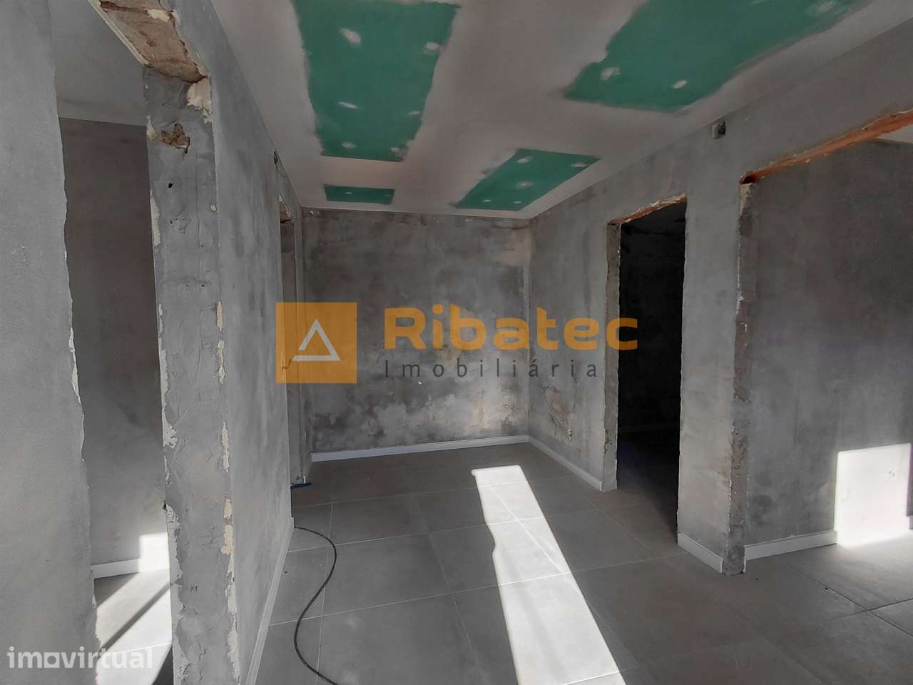 Moradia T2 remodelada com terreno na Fajarda - Grande imagem: 3/22