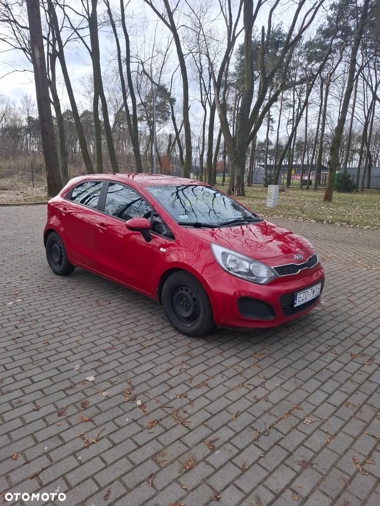 Kia Rio 1.2 L - 3