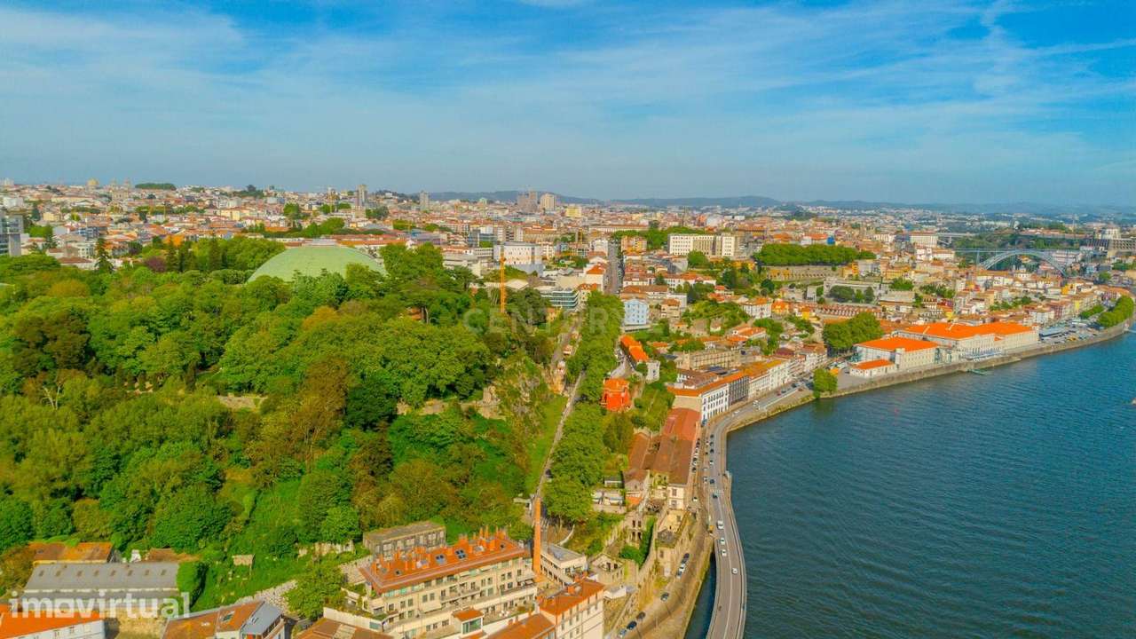 Edifício com espectacular vista sobre o Douro, em Massarelos, Porto - Grande imagem: 5/24