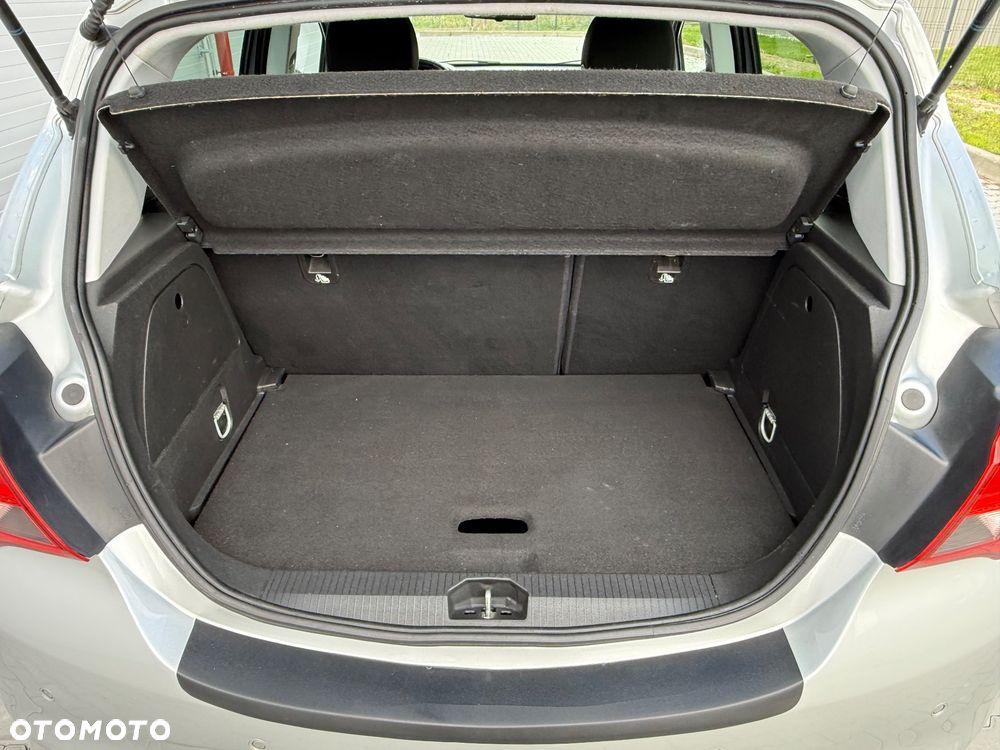 Opel Corsa 1.4 16V Cosmo - 8