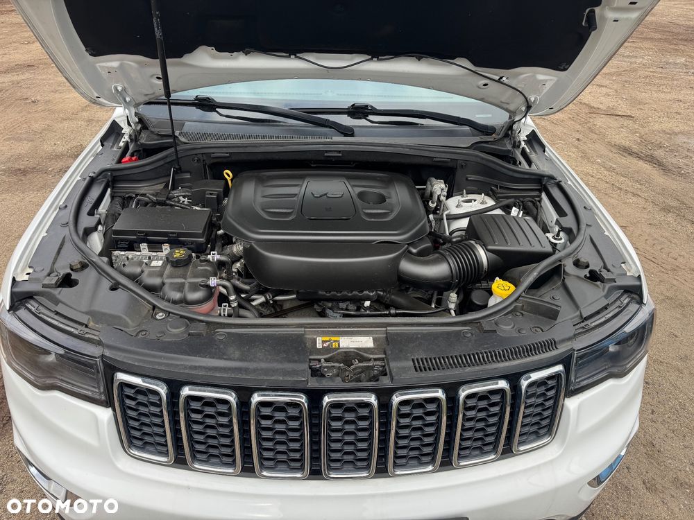 Jeep Grand Cherokee - 12