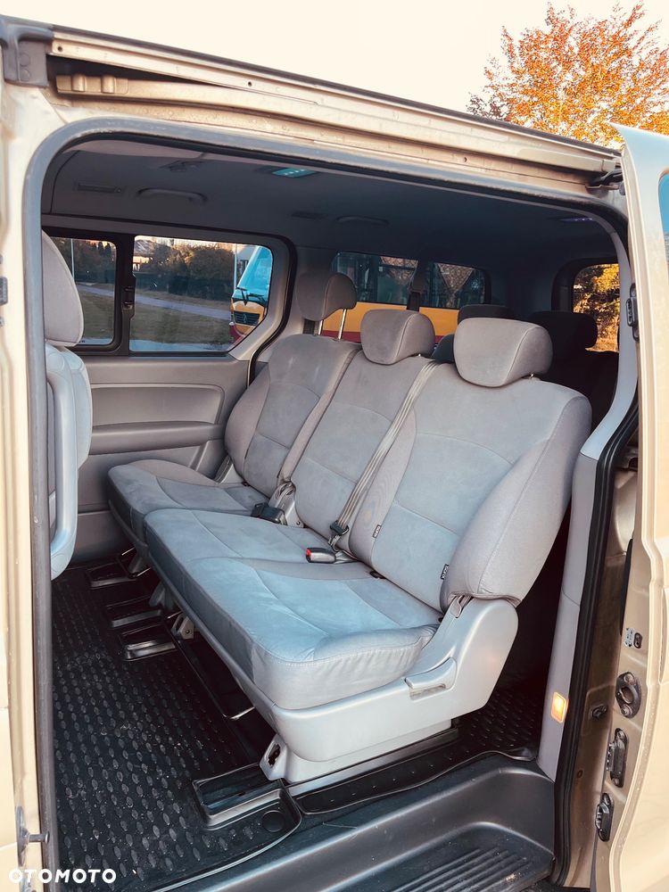 Hyundai H-1 Starex - 17