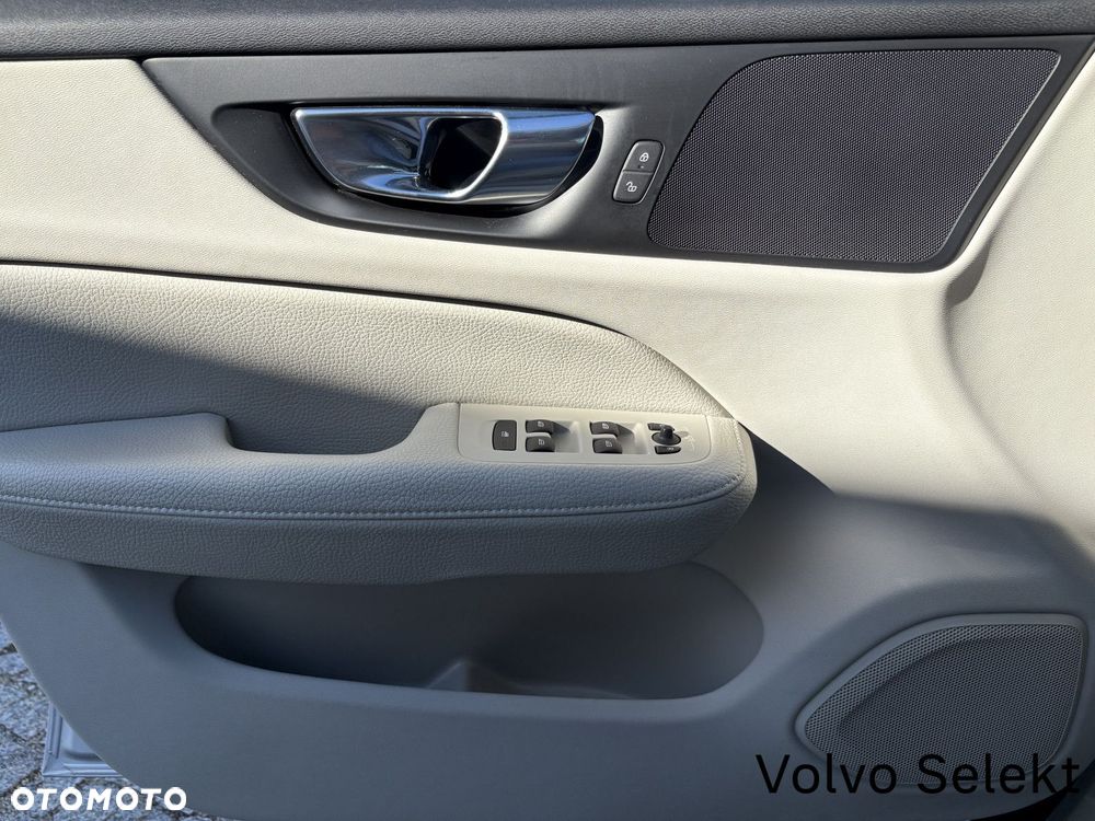 Volvo V60 Cross Country - 16