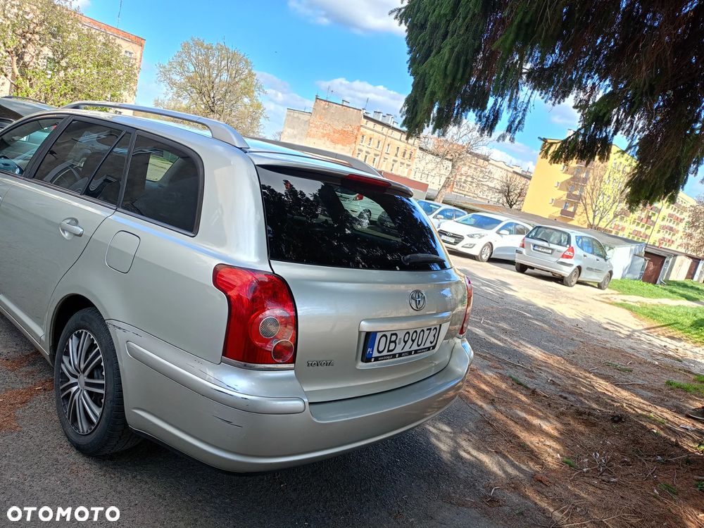 Toyota Avensis 2.0 VVT-i Sol - 10