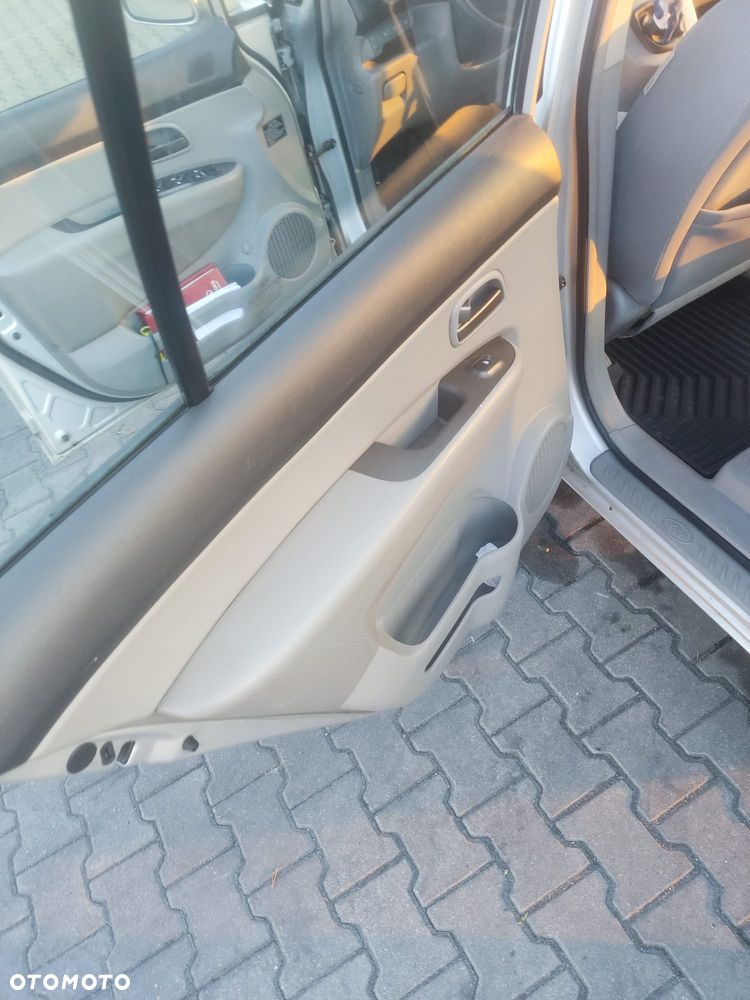 Kia Carens 2.0 CRDi EXpedition - 19