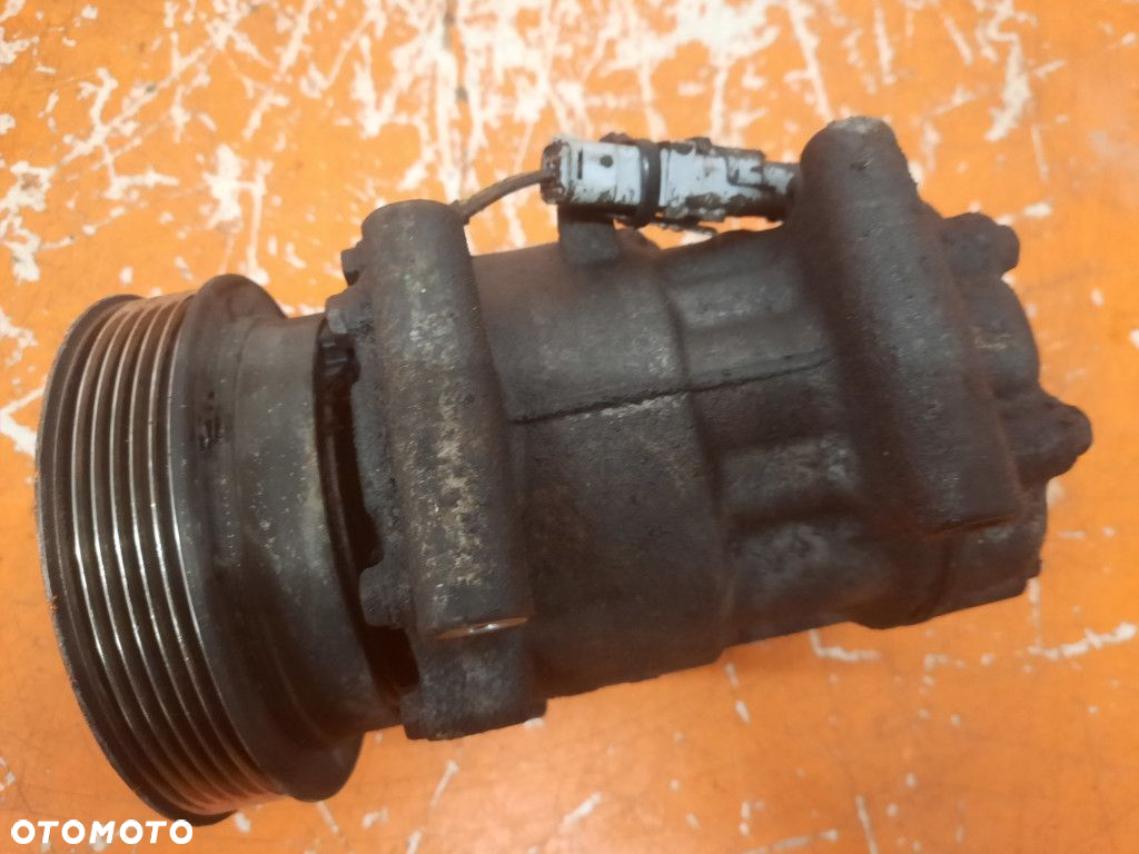 RENAULT CLIO III 1.5DCI 86KW 05-09 SPRĘŻARKA KLIMATYZACJI 8200365787 K9K - 2
