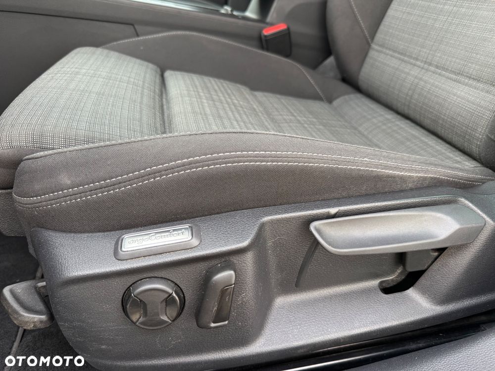 Volkswagen Passat - 8