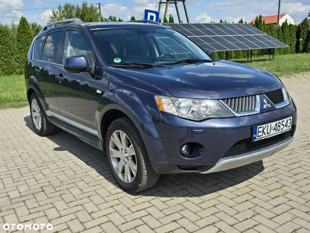Mitsubishi Outlander - 2
