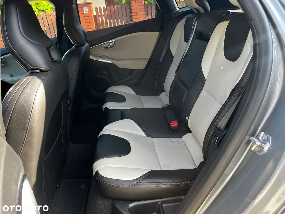 Volvo V40 Cross Country D3 Drive-E SCR Summum - 11
