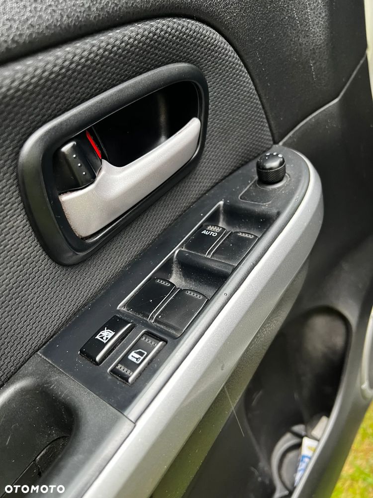 Suzuki Grand Vitara 2.0 Comfort - 14