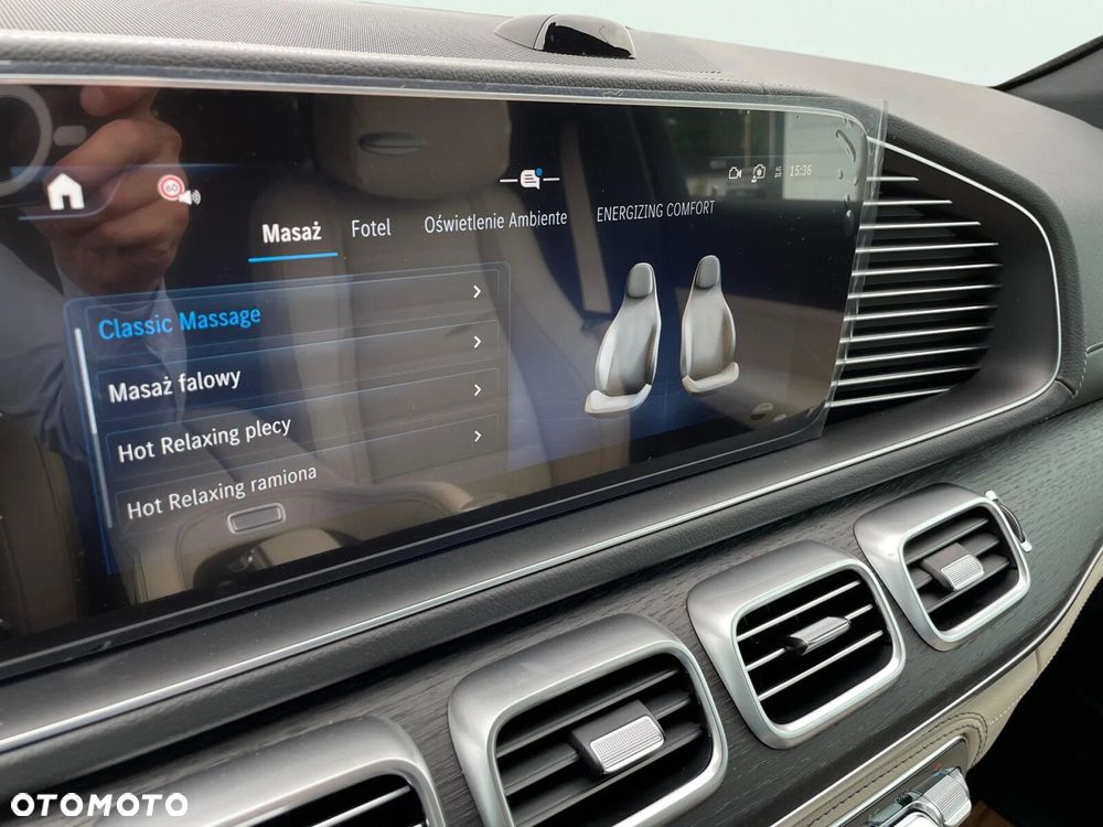Mercedes-Benz GLS - 32