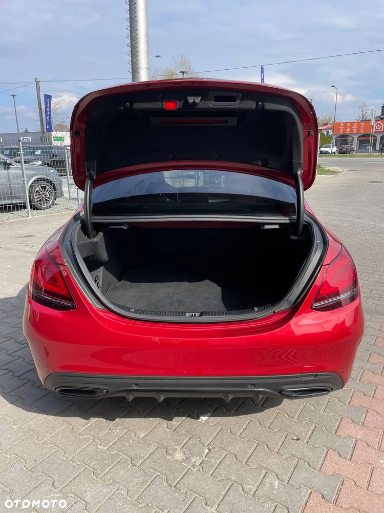 Mercedes-Benz Klasa C 300 d 9G-TRONIC AMG Line - 19