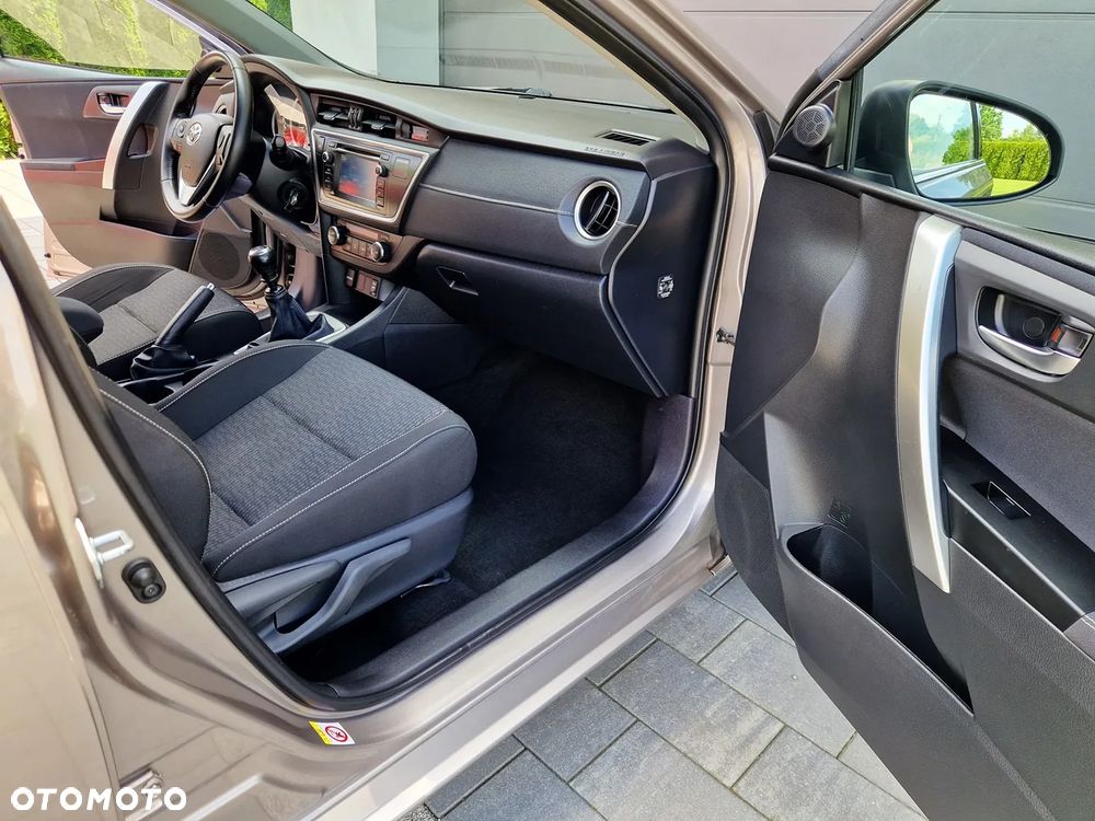 Toyota Auris 1.6 Valvematic Edition - 19