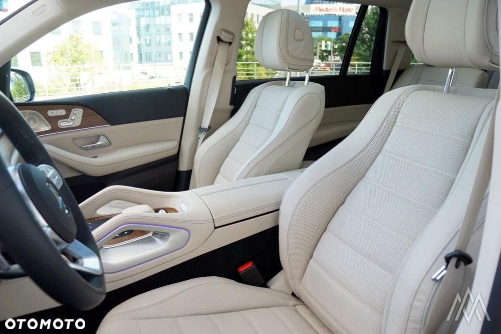 Mercedes-Benz GLS - 12
