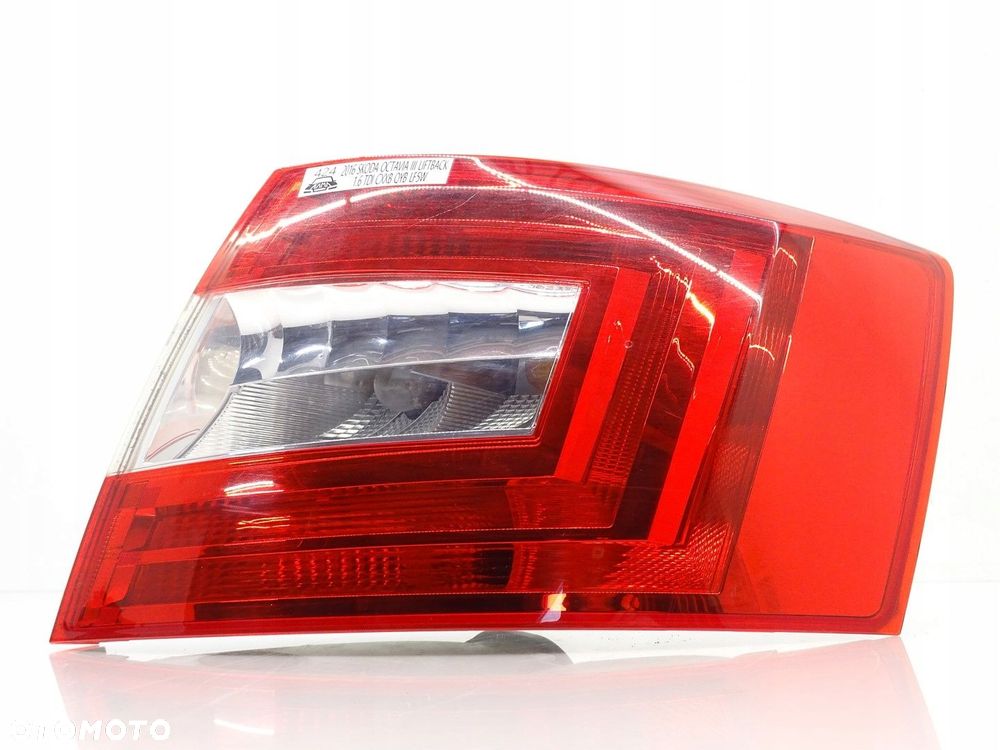 LAMPA PRAWY TYŁ PRAWA TYLNA SKODA OCTAVIA III 5E LB 5E5945112 - 3
