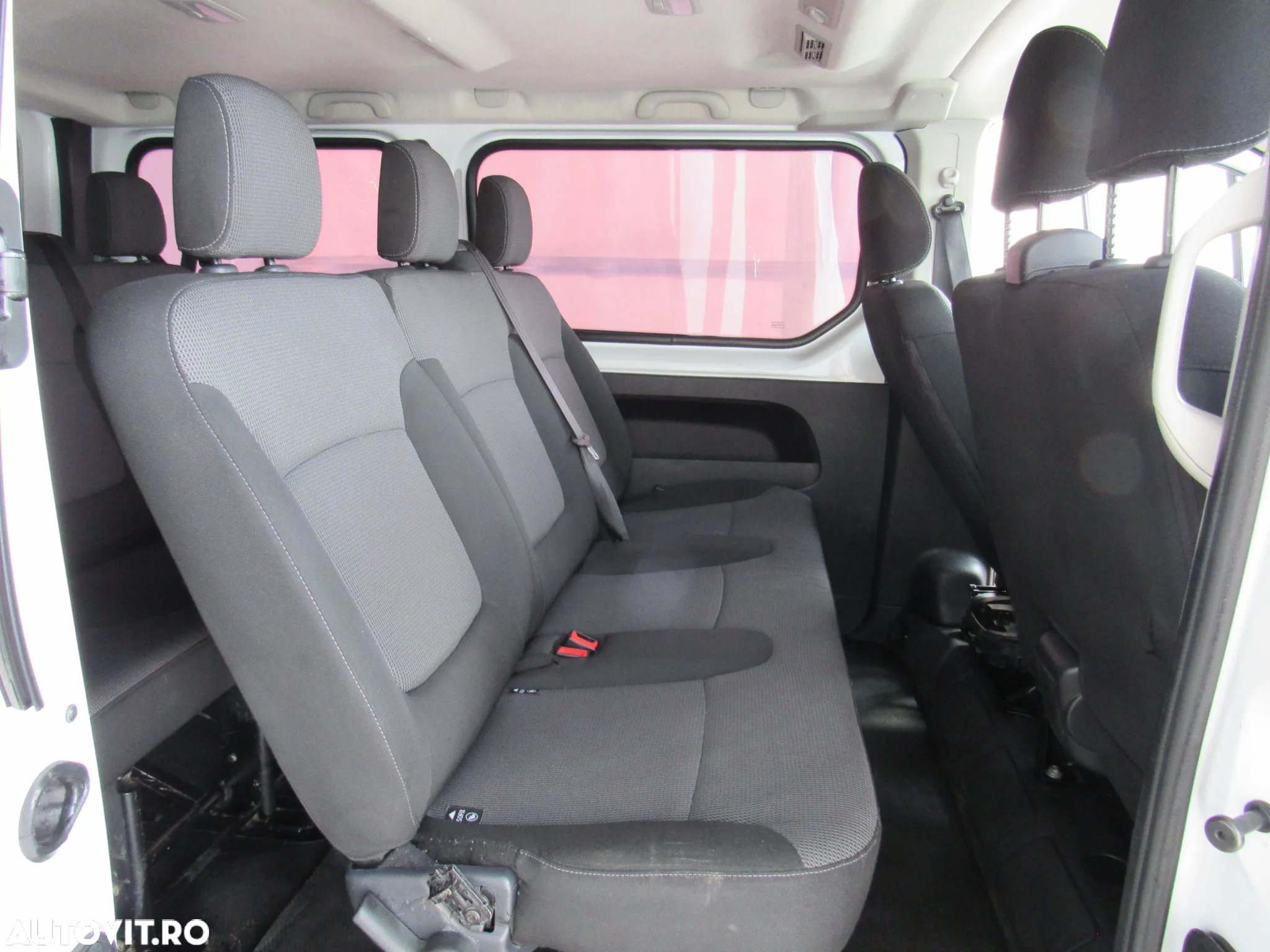 Renault Trafic Combi 2.0 Blue dCi 110 S&S L1 8+1 Life - 12