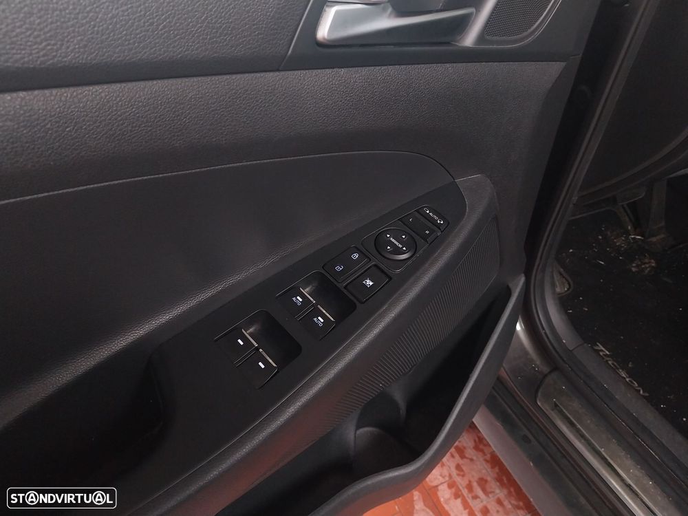 Hyundai Tucson 1.6 GDi Executive - 3