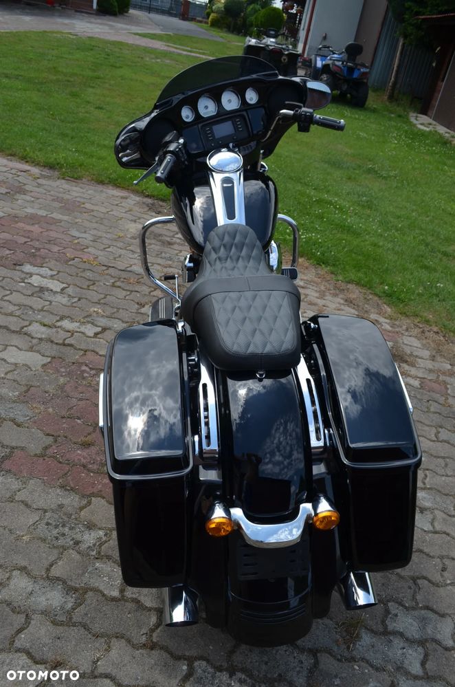 Harley-Davidson Touring Street Glide - 18