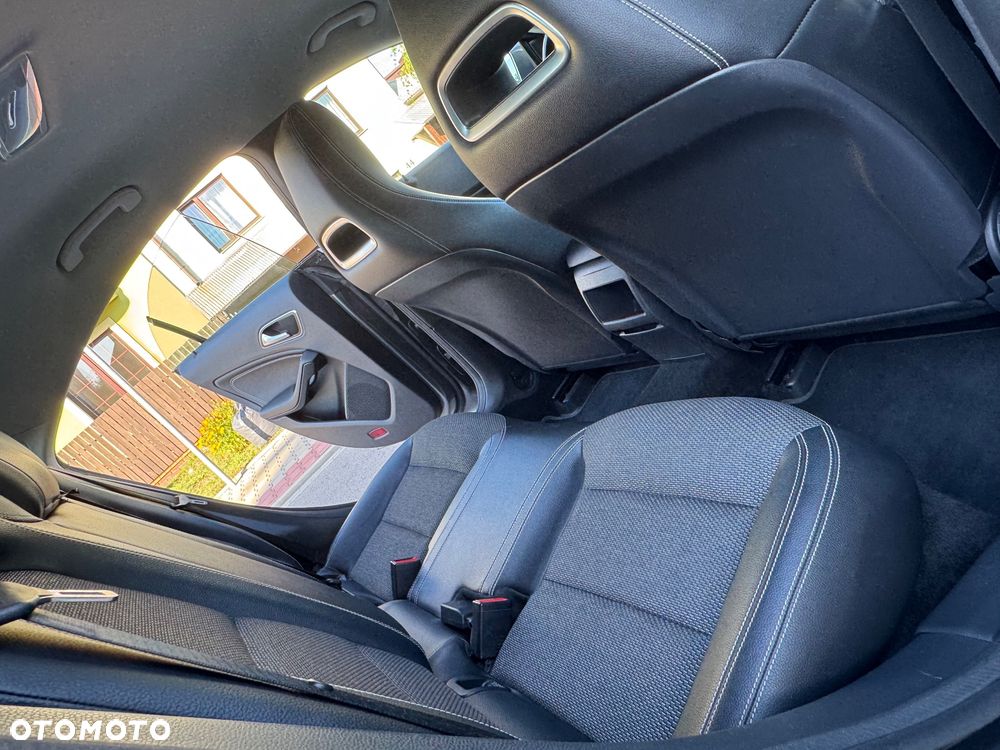 Mercedes-Benz CLA 180 - 23