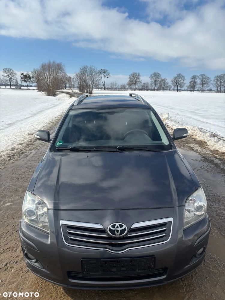 Toyota Avensis - 12
