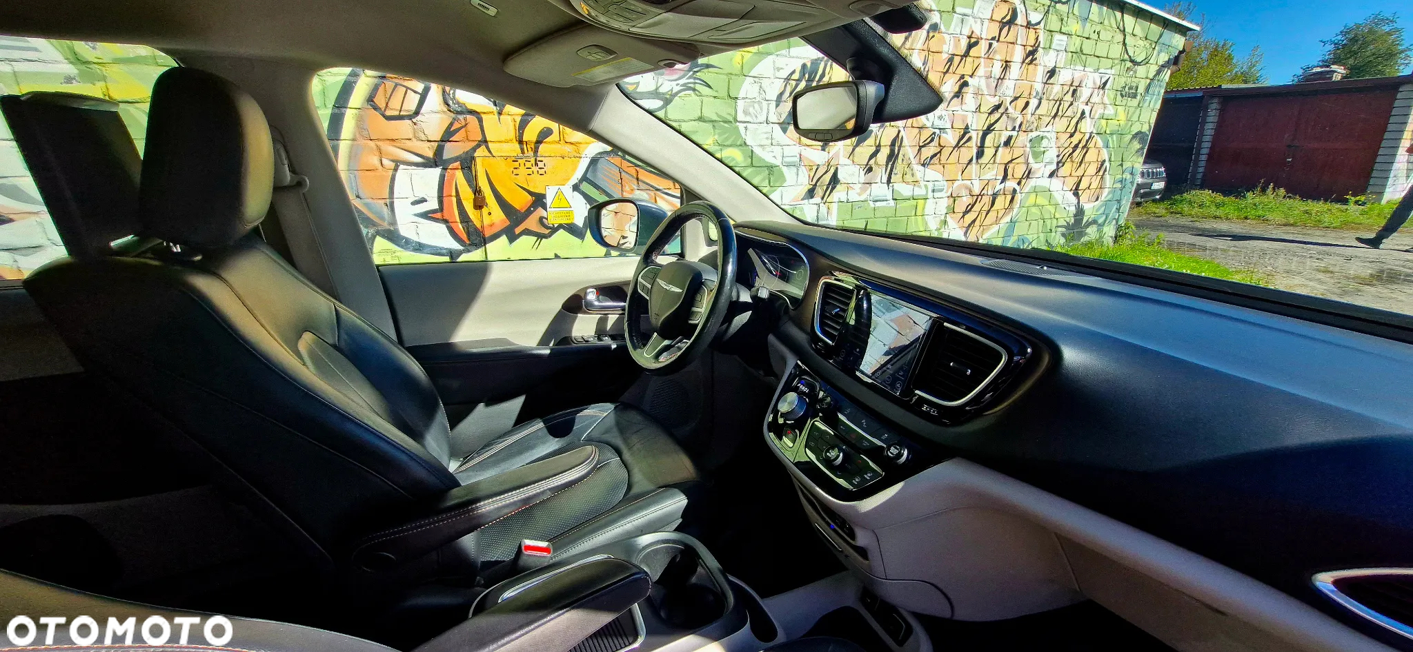 Chrysler Pacifica - 18