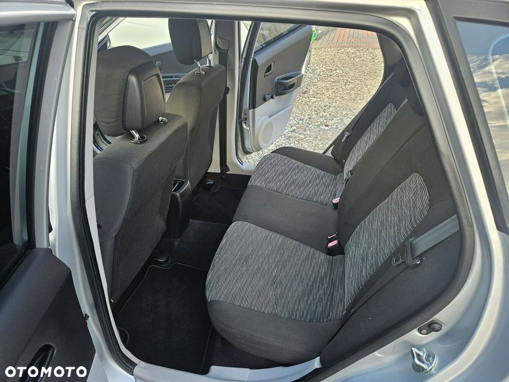 Kia Ceed - 9
