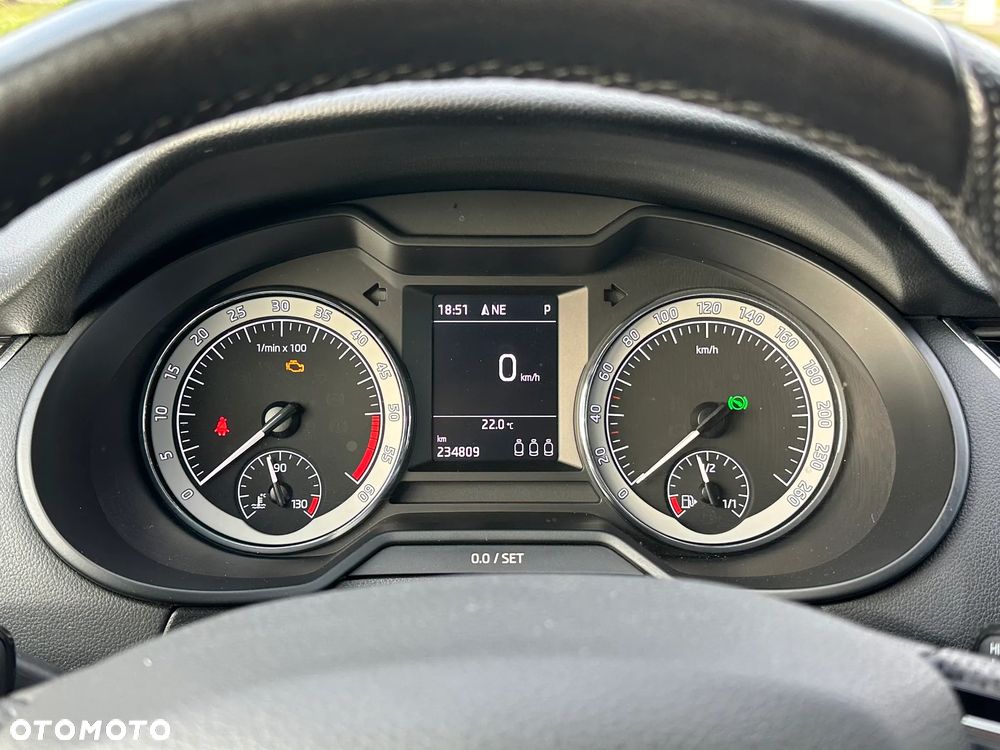 Skoda Octavia 2.0 TDI DSG Ambition - 12