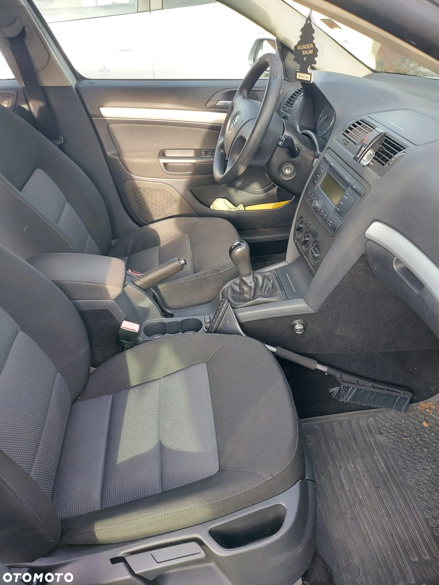 Skoda Octavia 1.6 FSI Ambiente - 21