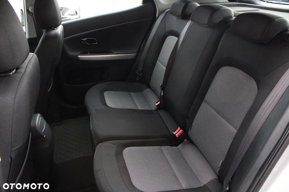 Kia Ceed - 27