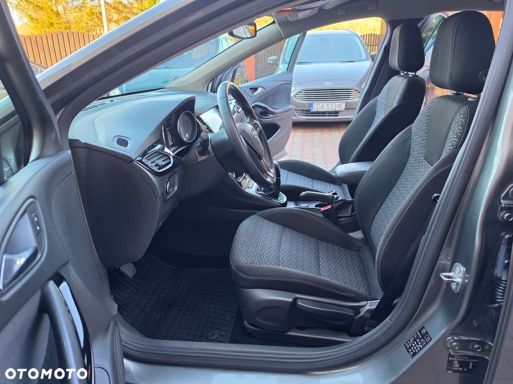 Opel Astra 1.4 T Cosmo EU6 - 29