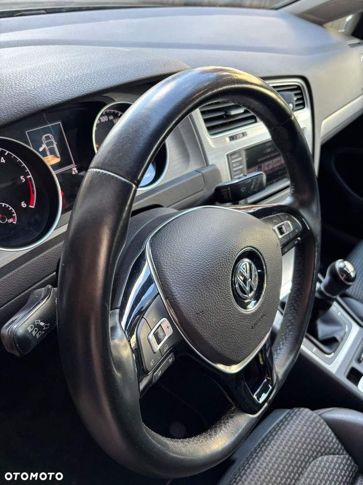 Volkswagen Golf - 8