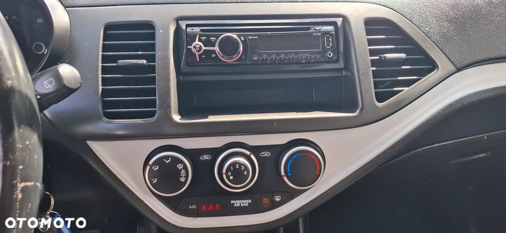 Kia Picanto 1.0 L - 12