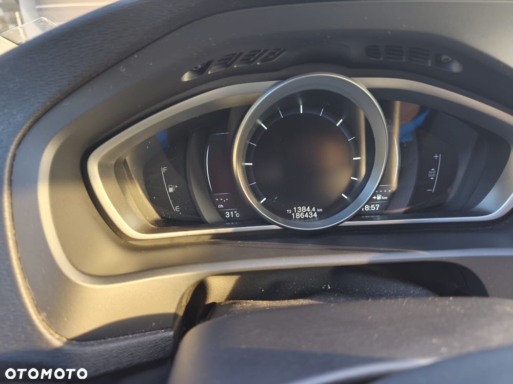 Volvo V40 - 2