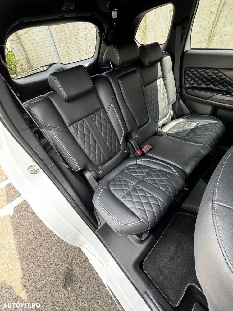 Mitsubishi Outlander PHEV 2.4 L 4X4 Instyle - 20