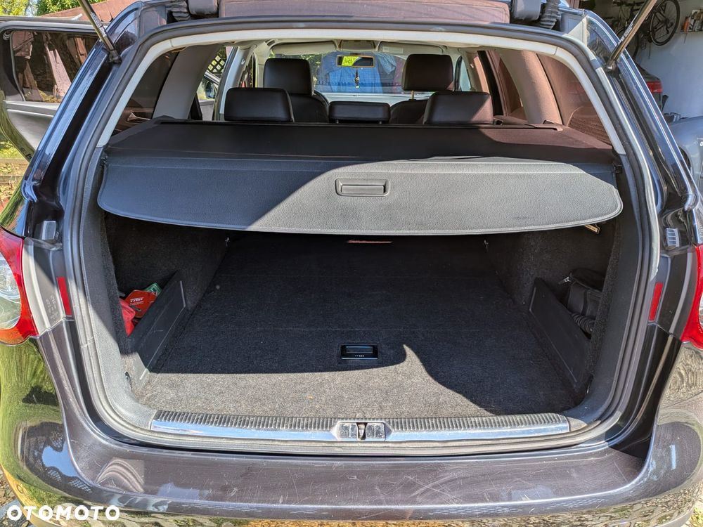 Volkswagen Passat 2.0 FSI Highline - 13