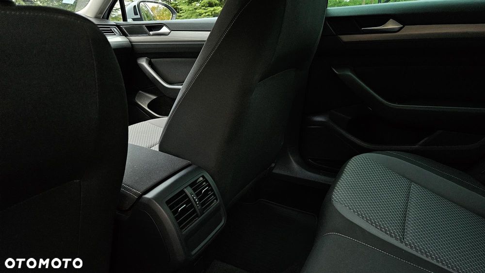 Volkswagen Passat 2.0 TDI EVO Essence - 18