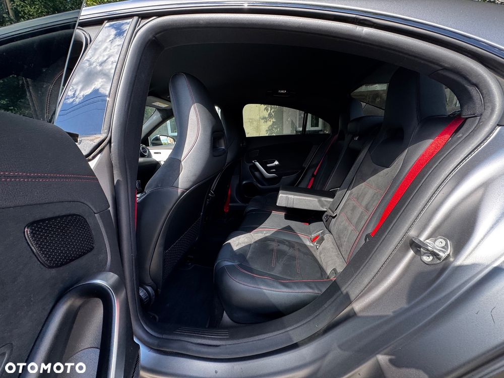 Mercedes-Benz CLA - 21