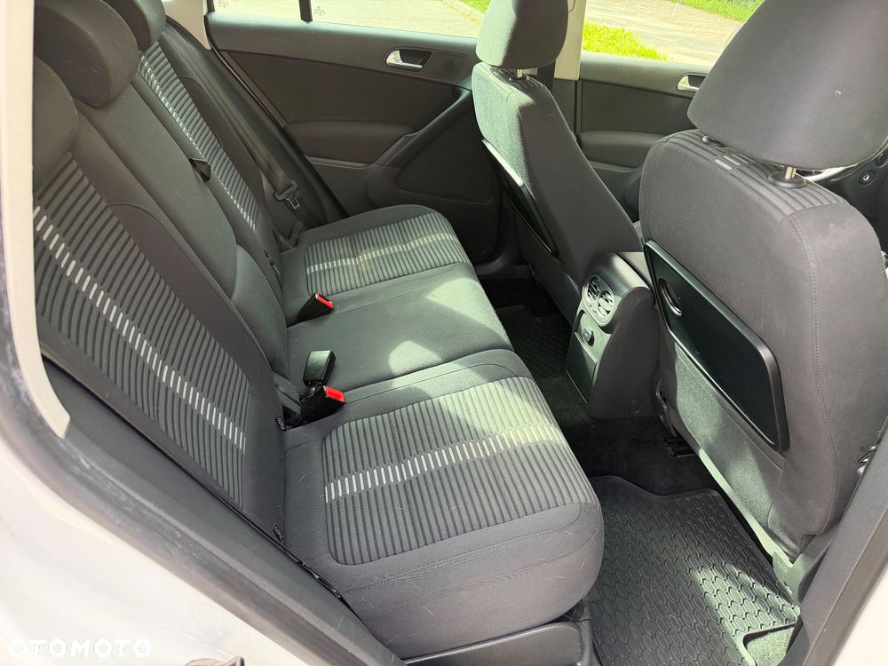 Volkswagen Tiguan - 8