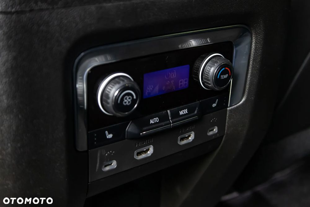 Chevrolet Suburban - 28