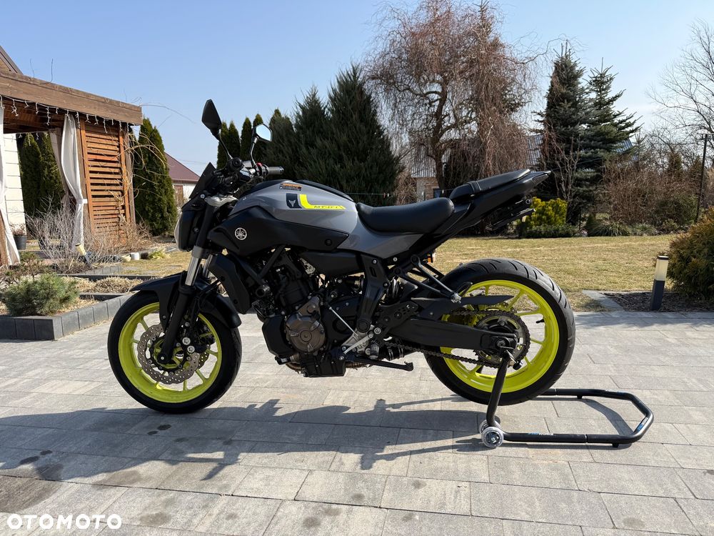 Yamaha MT - 5