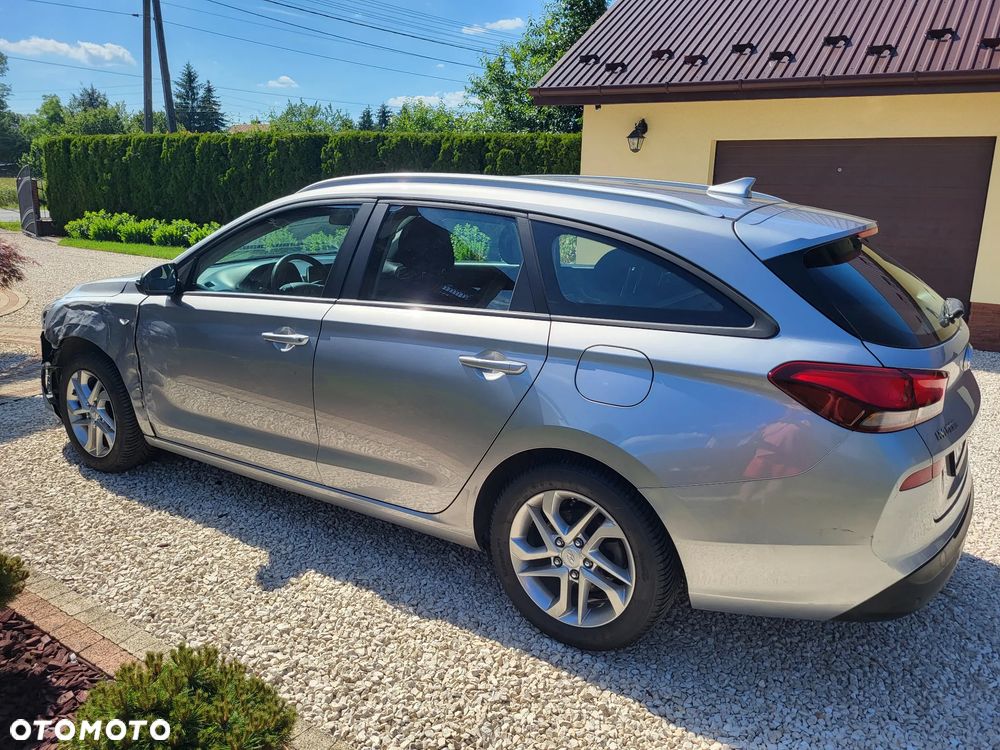 Hyundai i30 1.6 D Classic + - 4